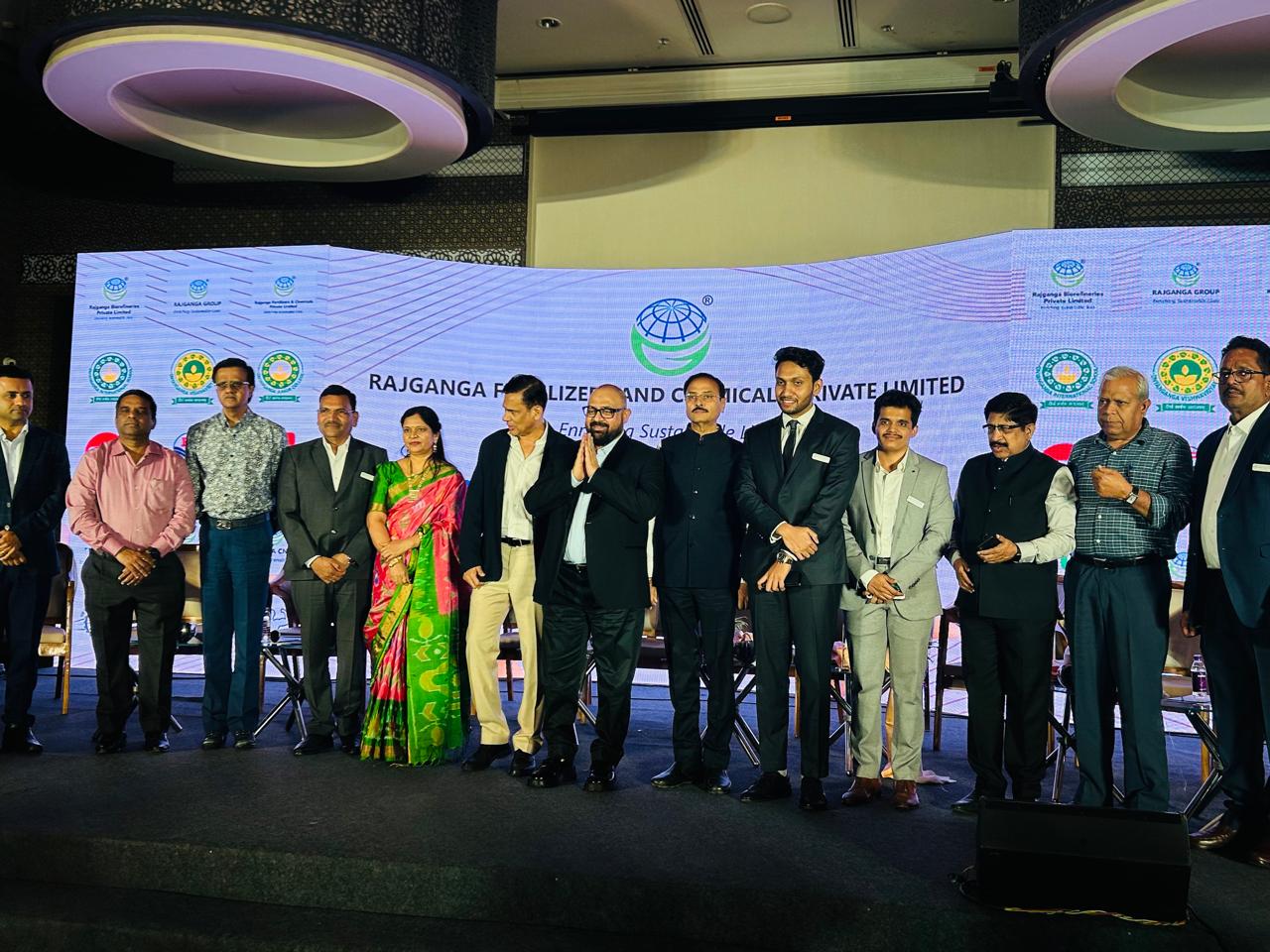 Building a Billion-Dollar Ecosystem 1 रसायन